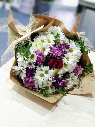 Buket İçinde Tek Gül