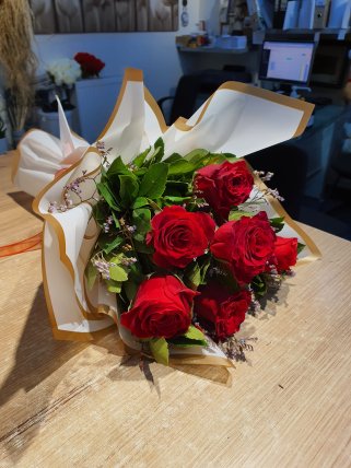 6 Adet Kırmızı Gülden Buket