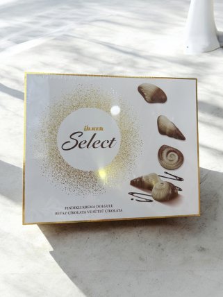 Select Fındıklı Krema Dolgulu Beyaz Çikolata Ve Sütlü Çikolata Kutu 240 Gr