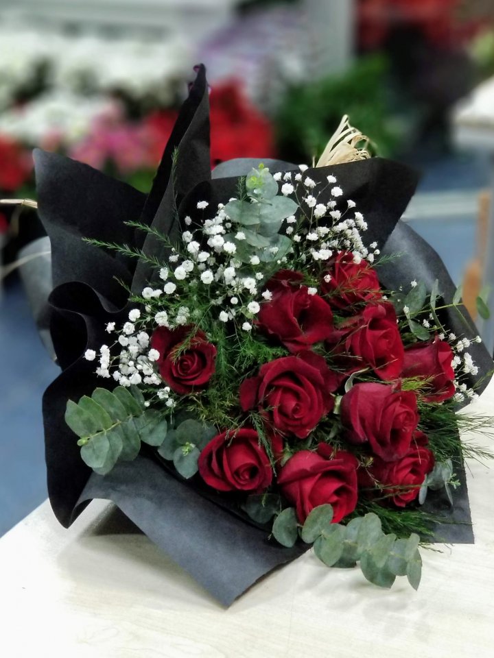 10 Kırmızı Gül Buketi