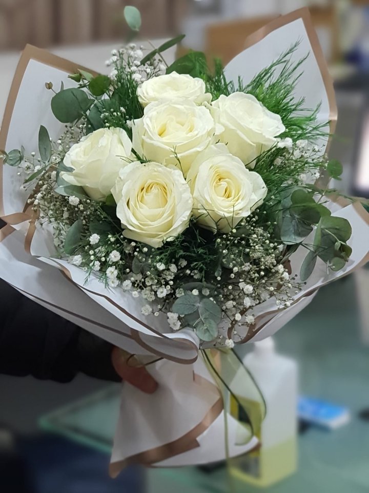 Bilecik Çiçekçi Beyaz Gül Buketi